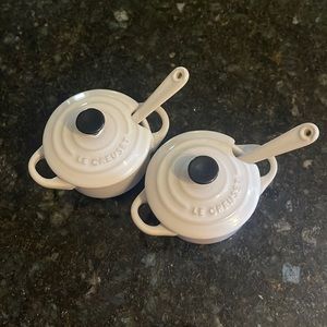 Le creuset mini condiment pot with spoon set